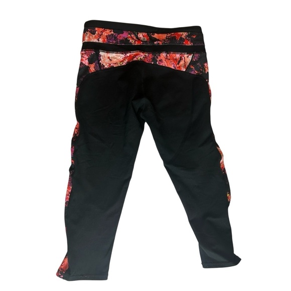 Bundle of Three Fabletics Active Pants – Tie-Dye and Capri Style, Size XS - Picture 12 of 15